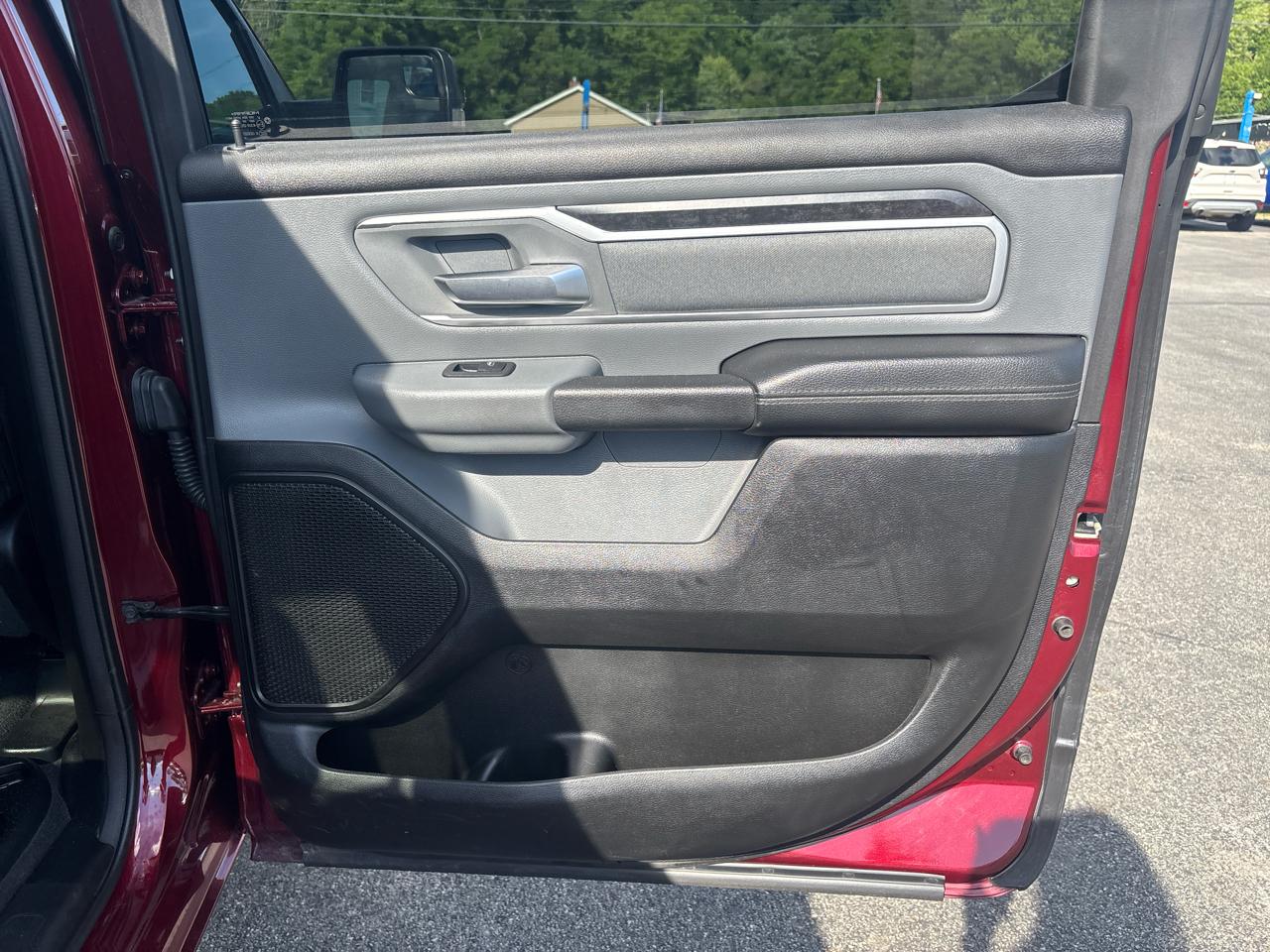 RAM 1500 Big Horn 4x4 Crew Cab 6'4" Box 2022