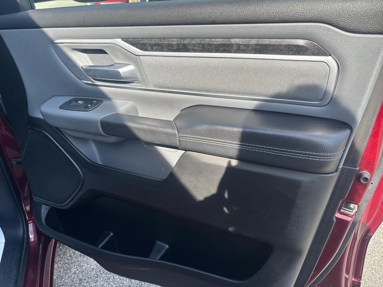 RAM 1500 Big Horn 4x4 Crew Cab 6'4" Box 2022