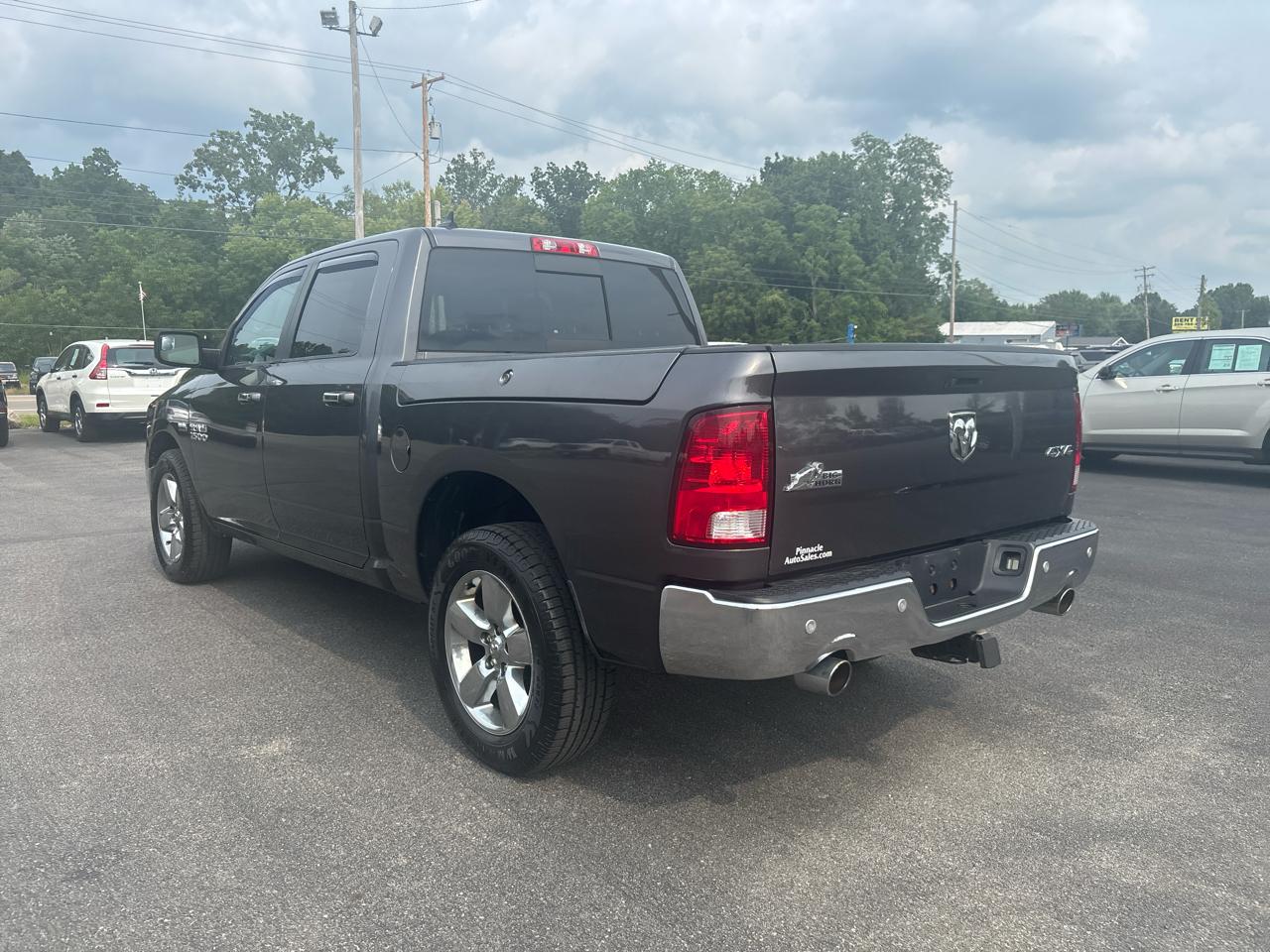 RAM 1500 Big Horn 4x4 Crew Cab 5'7" Box 2017