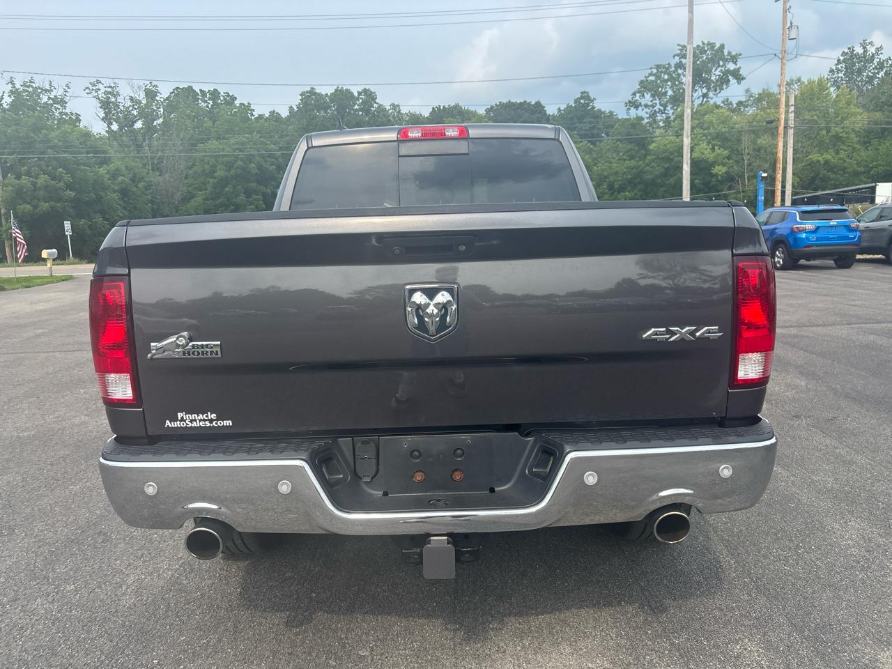 RAM 1500 Big Horn 4x4 Crew Cab 5'7" Box 2017