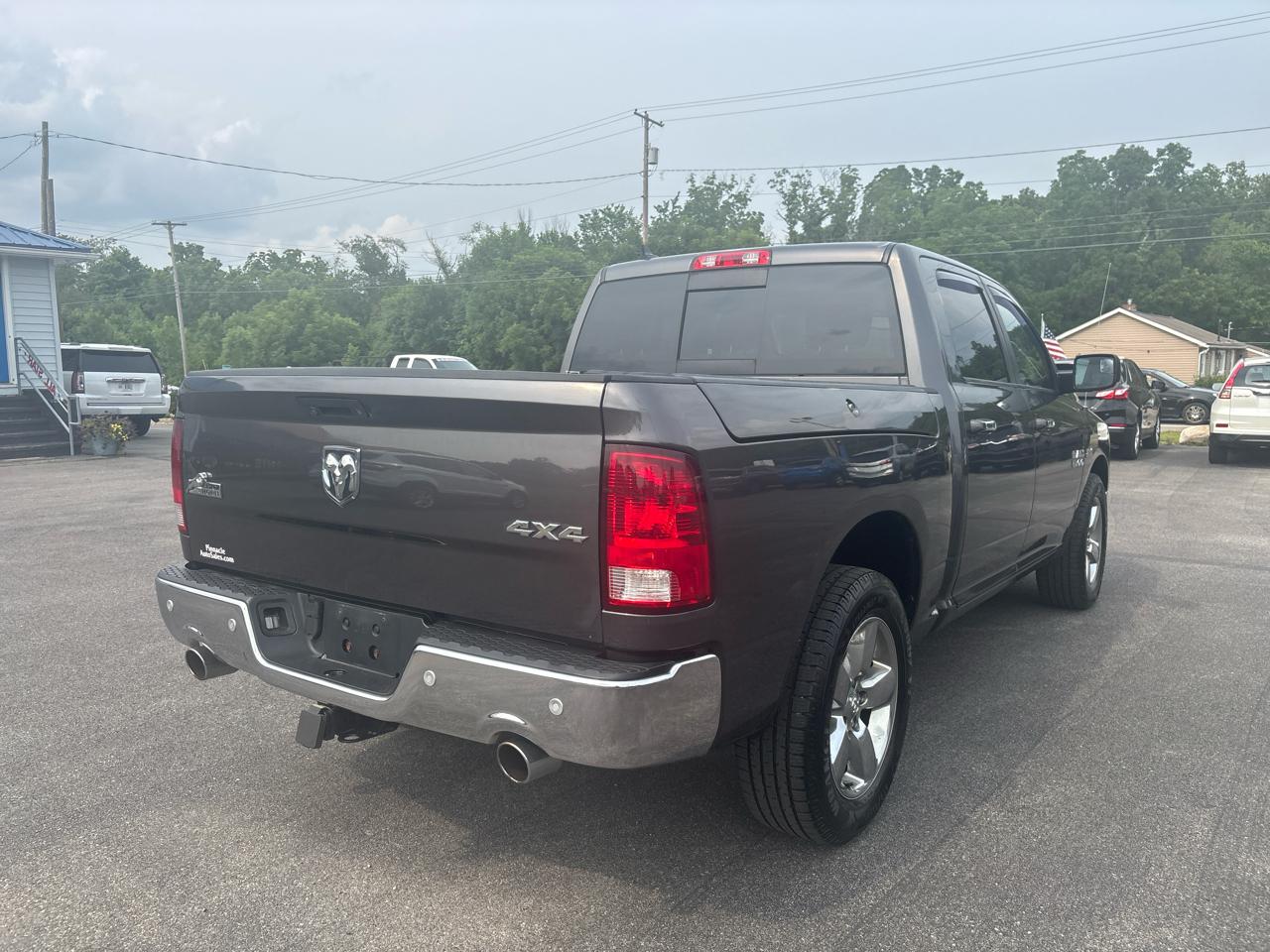 RAM 1500 Big Horn 4x4 Crew Cab 5'7" Box 2017