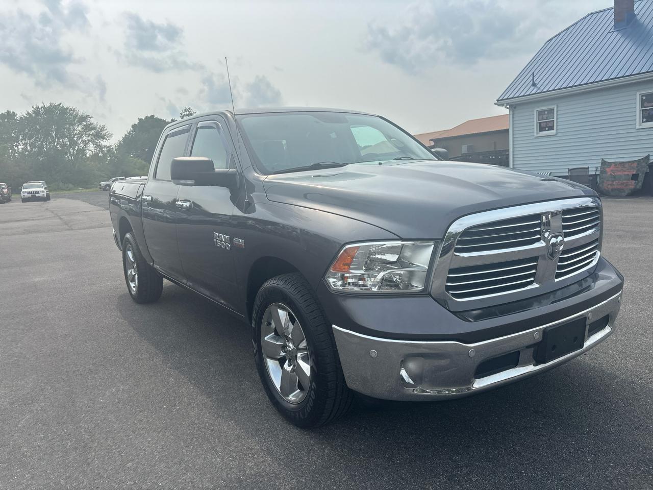 RAM 1500 Big Horn 4x4 Crew Cab 5'7" Box 2017