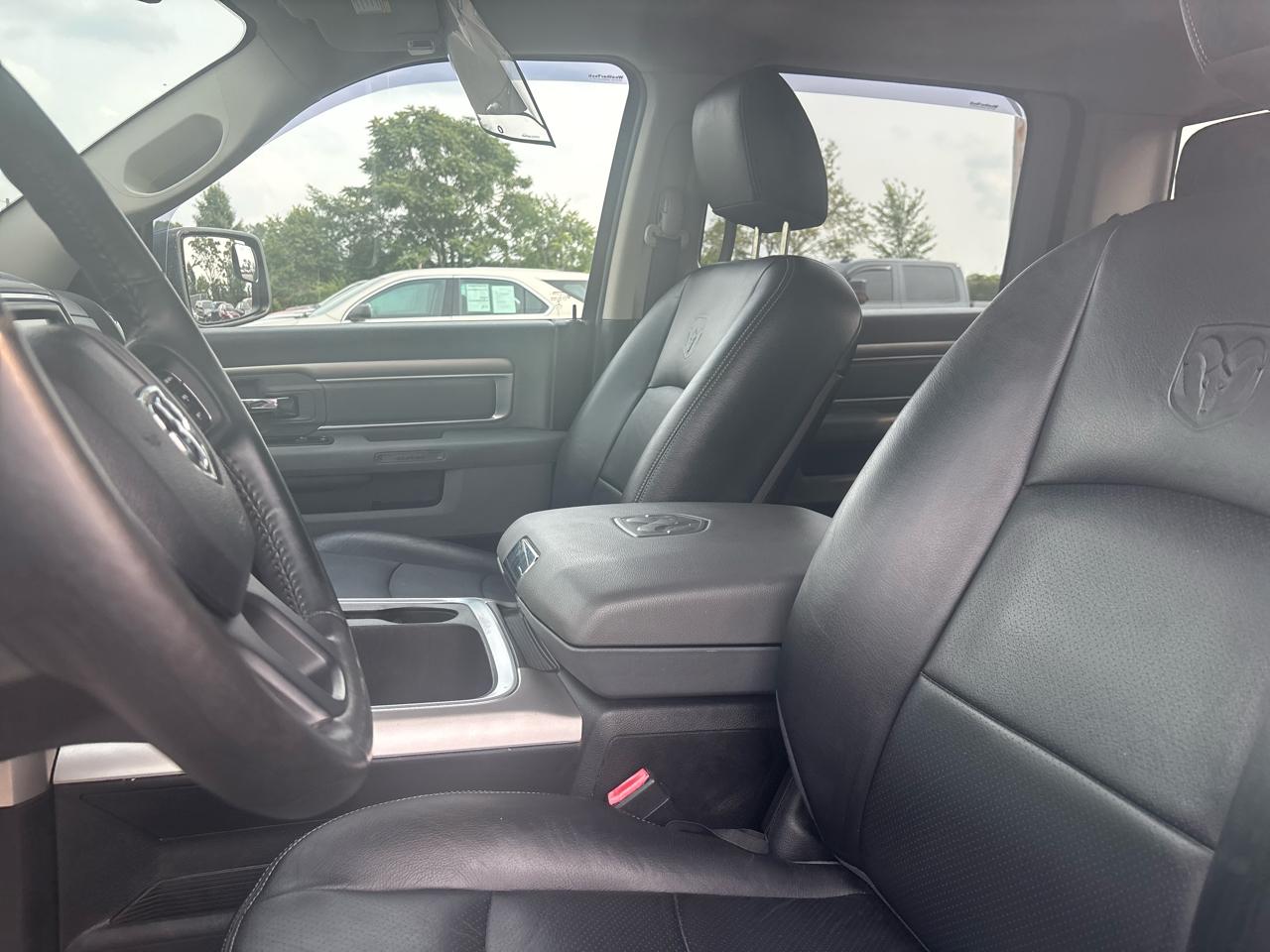 RAM 1500 Big Horn 4x4 Crew Cab 5'7" Box 2017