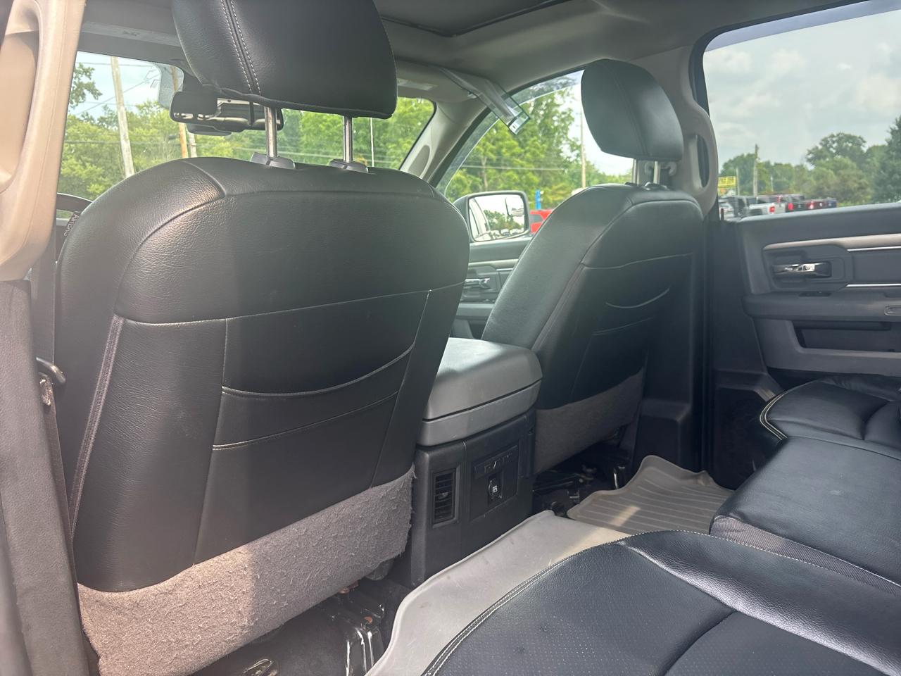 RAM 1500 Big Horn 4x4 Crew Cab 5'7" Box 2017