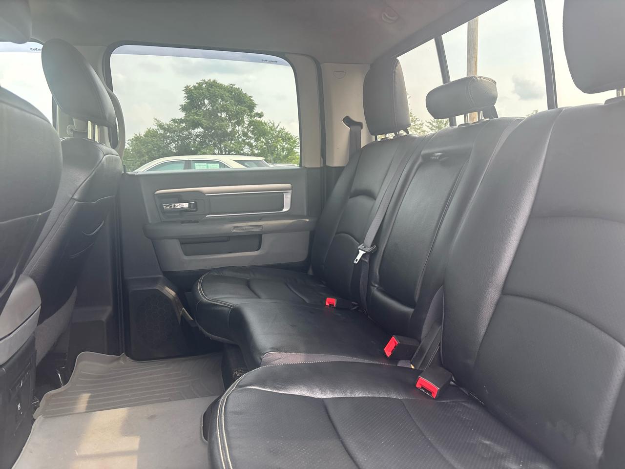RAM 1500 Big Horn 4x4 Crew Cab 5'7" Box 2017