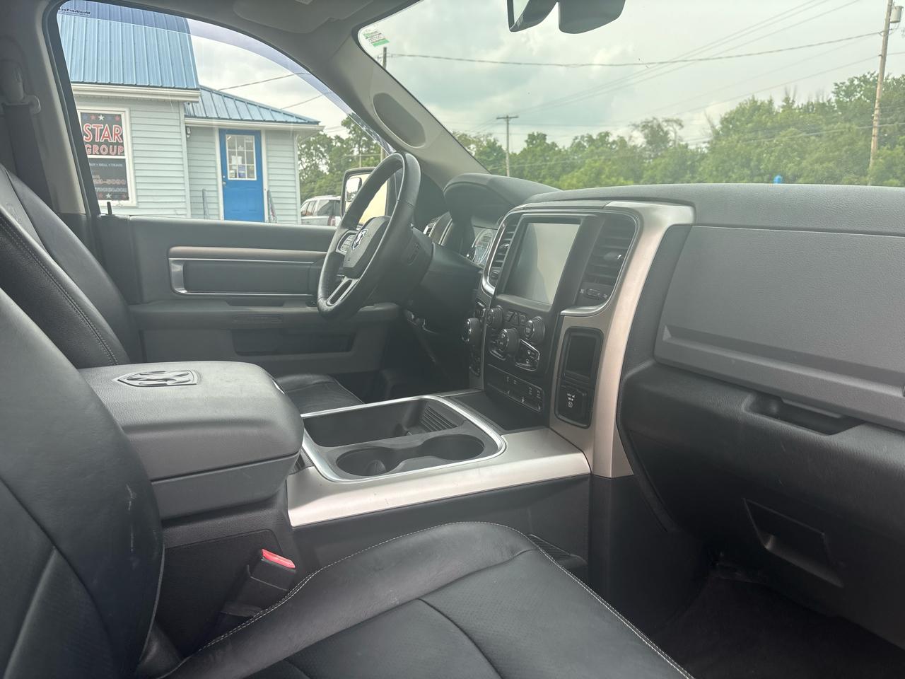 RAM 1500 Big Horn 4x4 Crew Cab 5'7" Box 2017