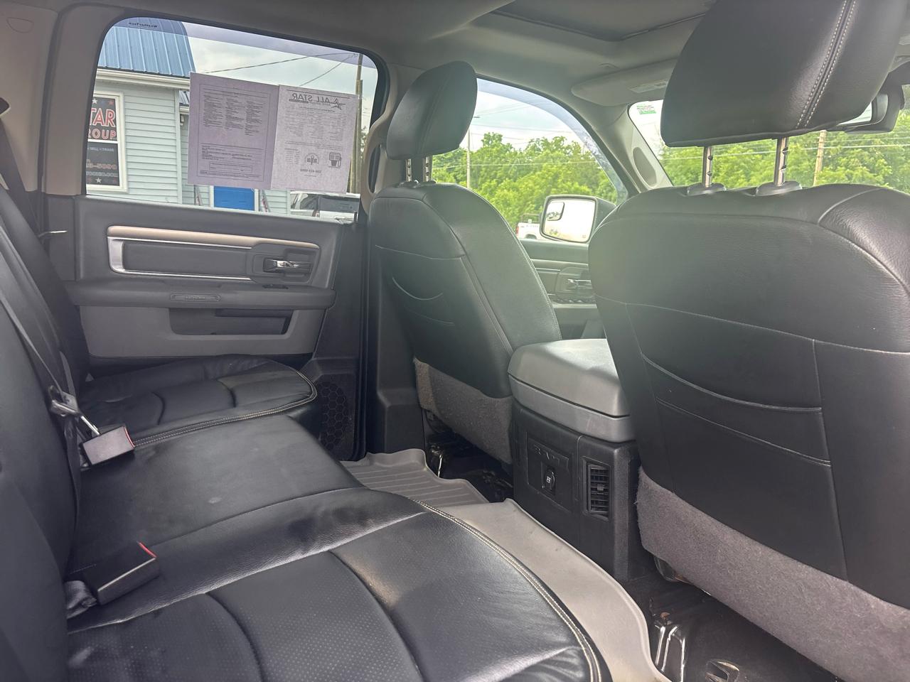 RAM 1500 Big Horn 4x4 Crew Cab 5'7" Box 2017