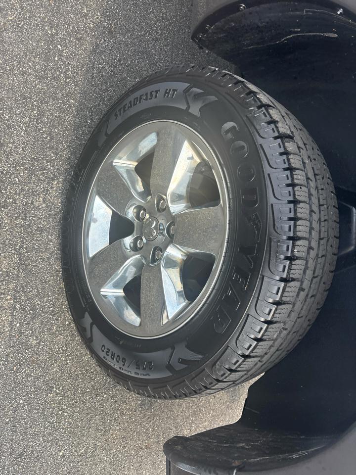 RAM 1500 Big Horn 4x4 Crew Cab 5'7" Box 2017