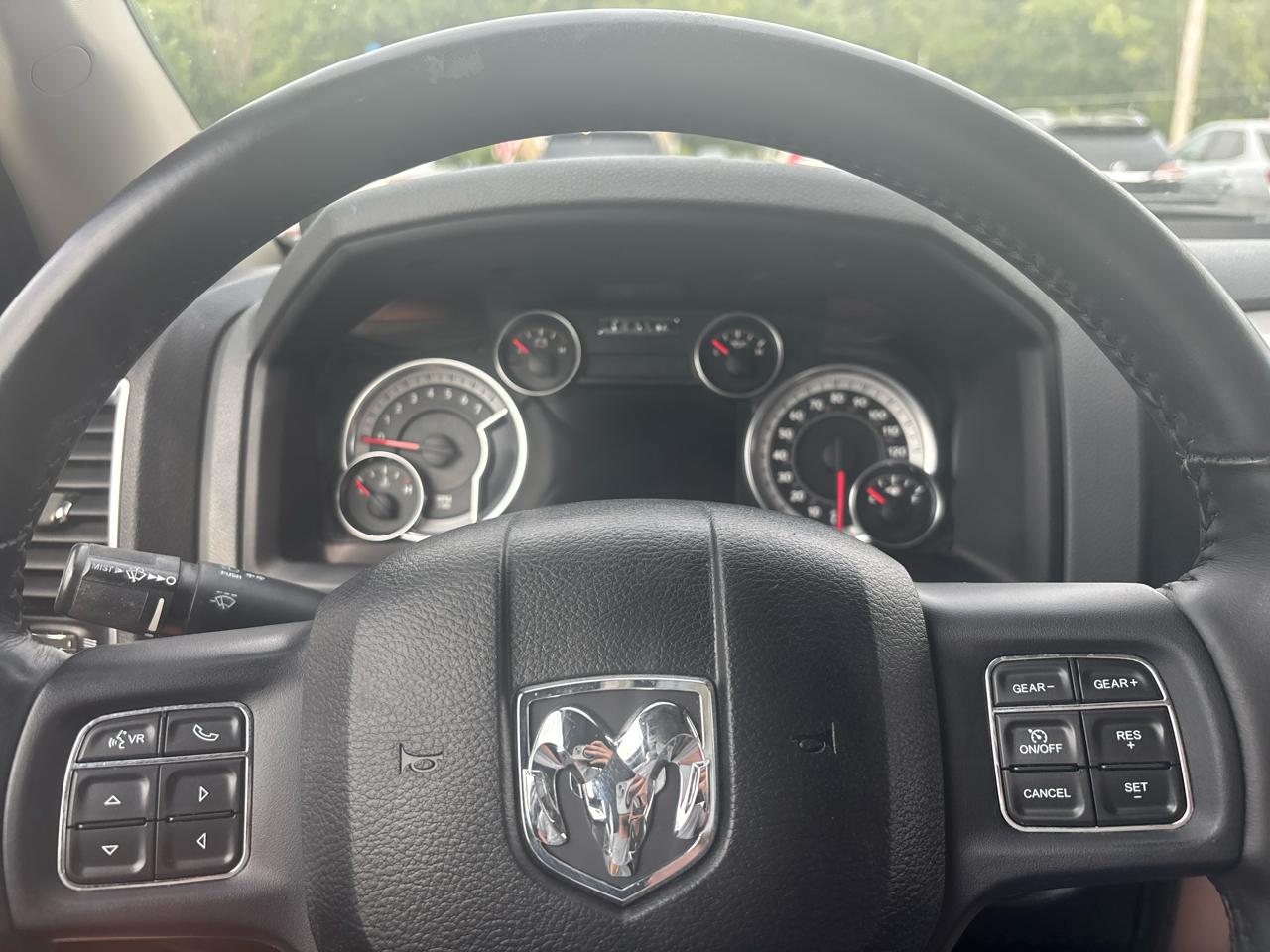 RAM 1500 Big Horn 4x4 Crew Cab 5'7" Box 2017