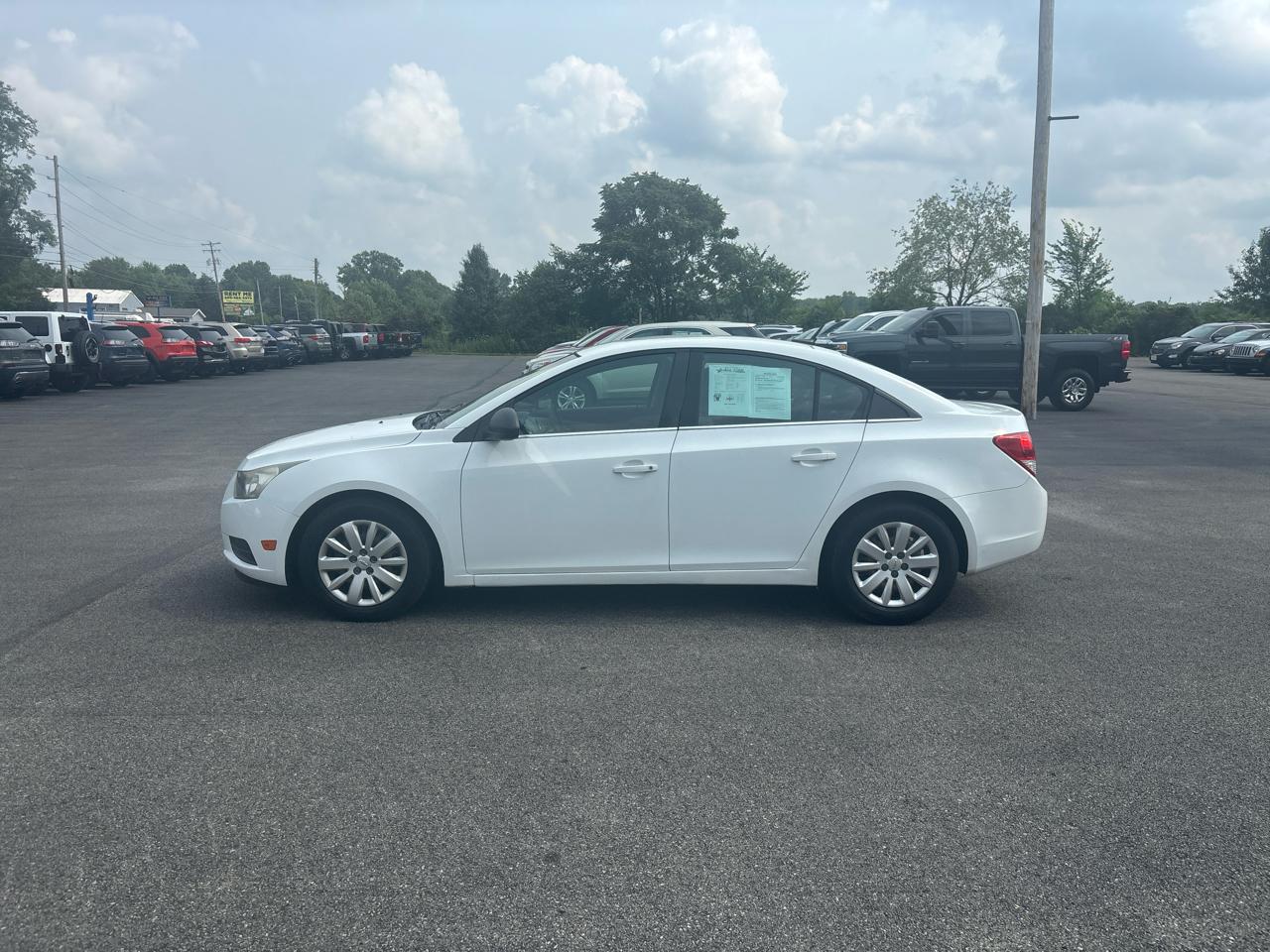 Chevrolet Cruze 4dr Sdn LS 2011