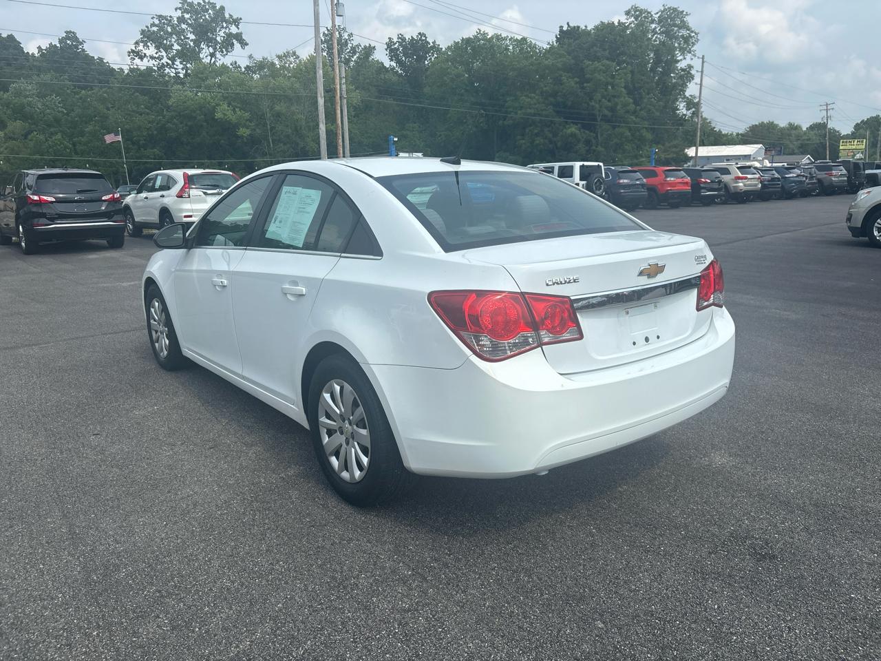 Chevrolet Cruze 4dr Sdn LS 2011