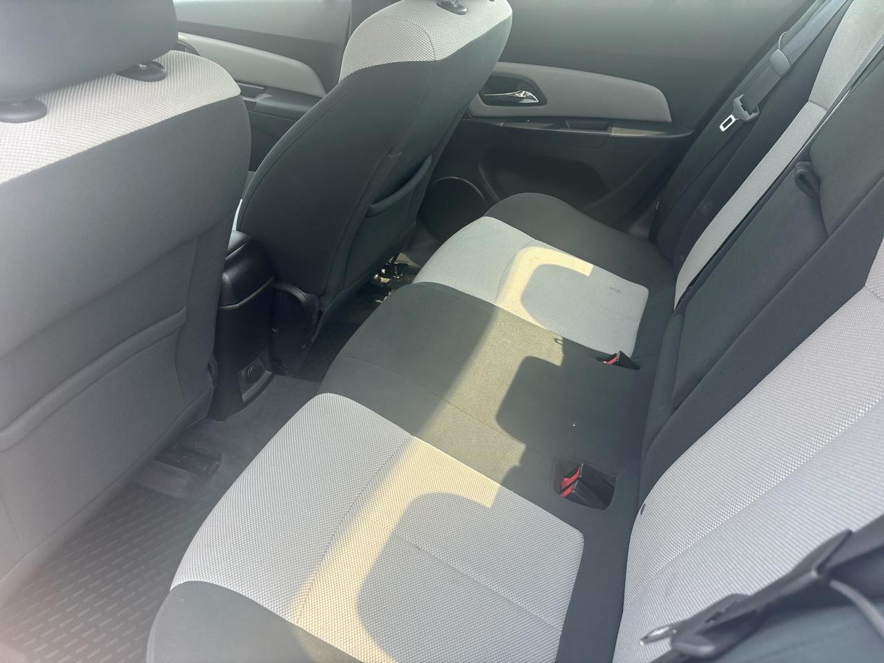 Chevrolet Cruze 4dr Sdn LS 2011