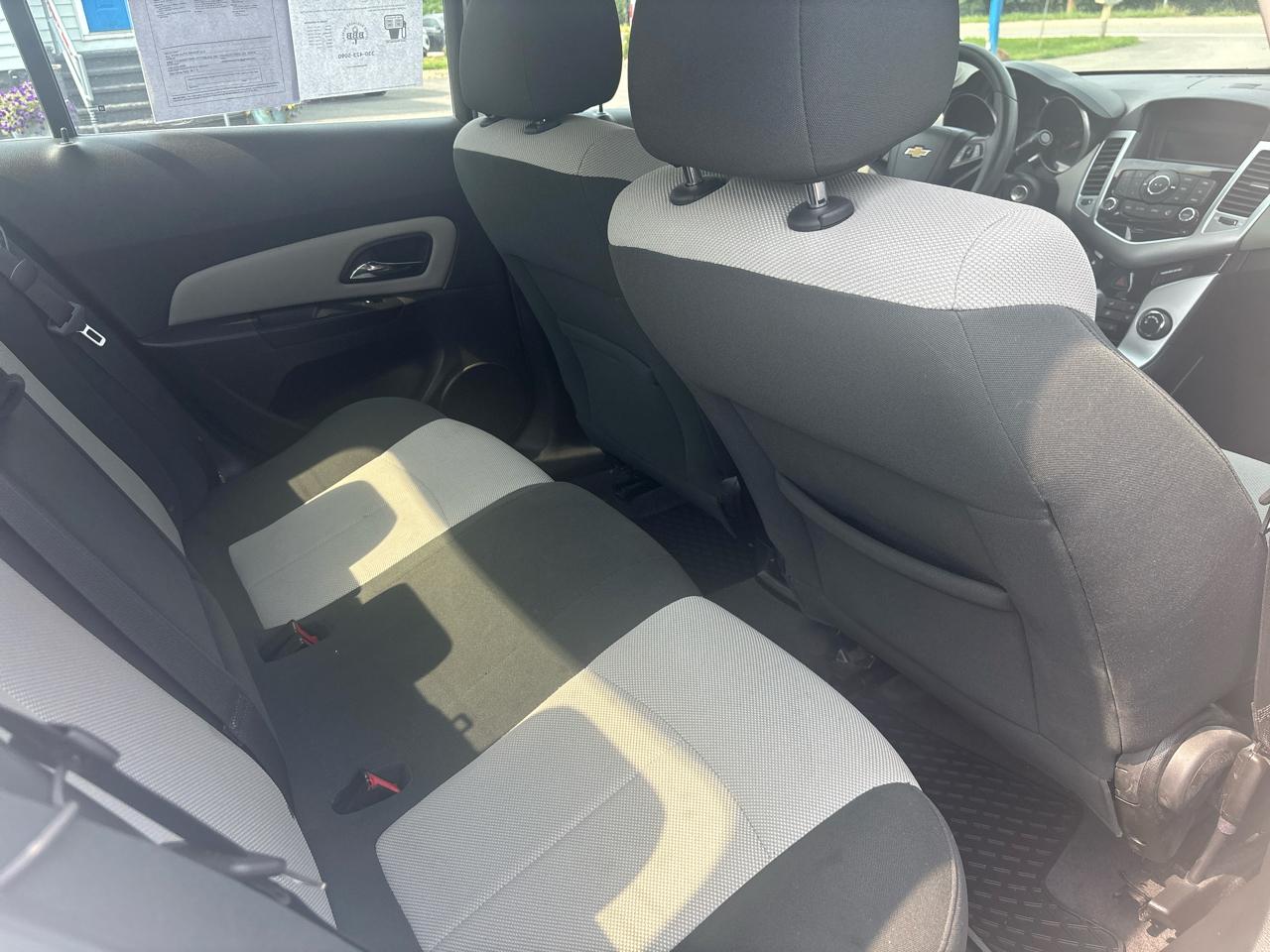 Chevrolet Cruze 4dr Sdn LS 2011