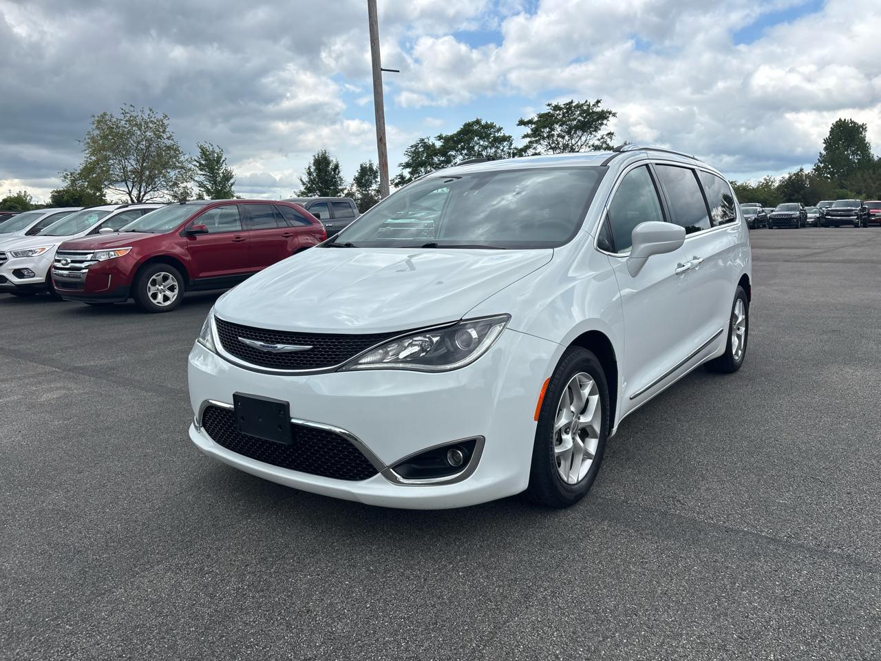 Chrysler Pacifica Touring-L Plus FWD 2017
