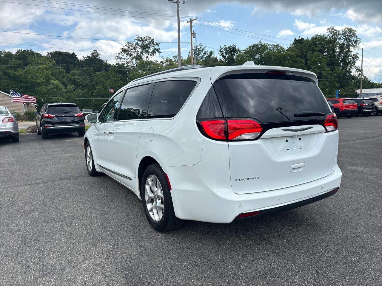 Chrysler Pacifica Touring-L Plus FWD 2017