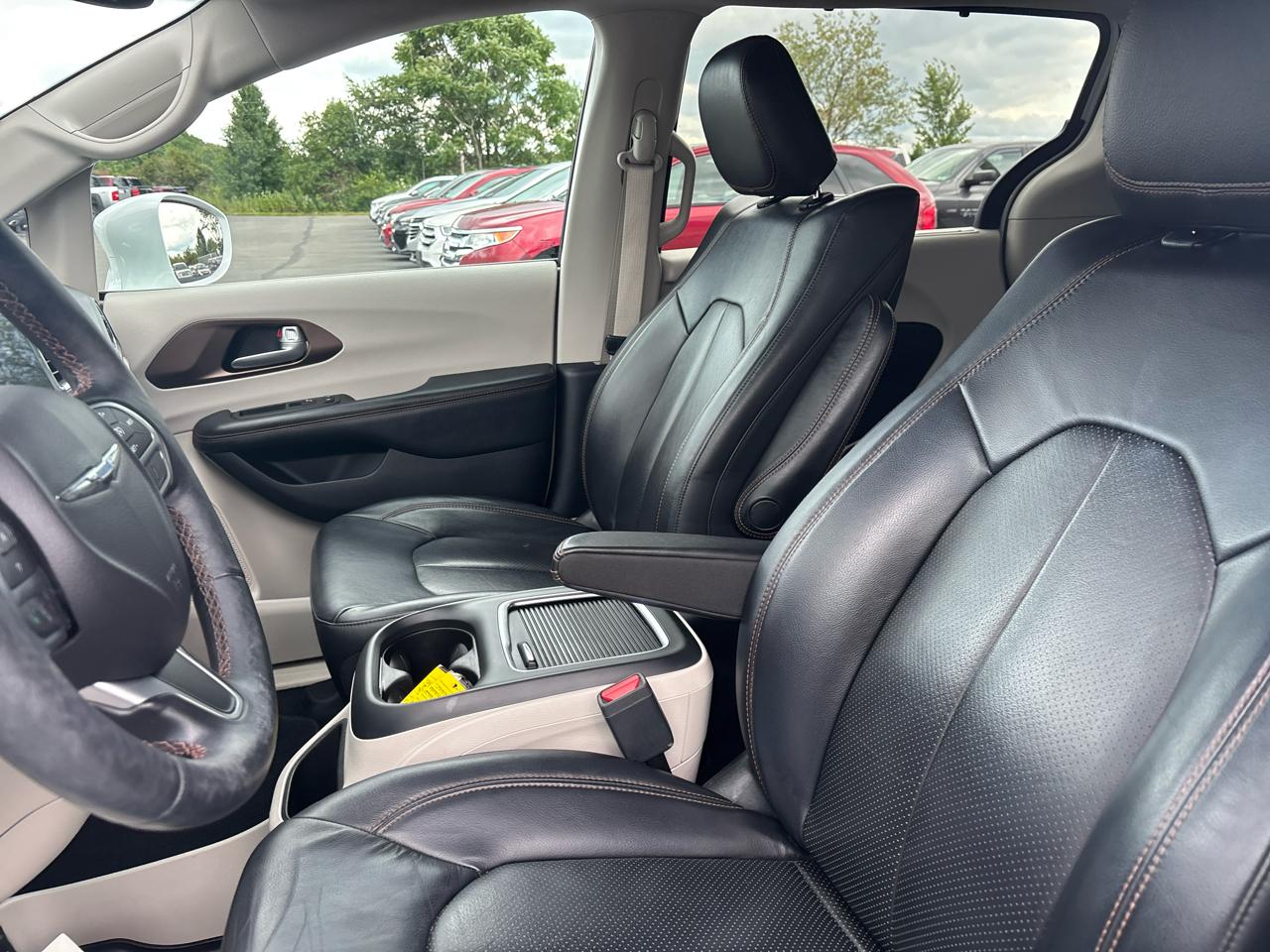 Chrysler Pacifica Touring-L Plus FWD 2017