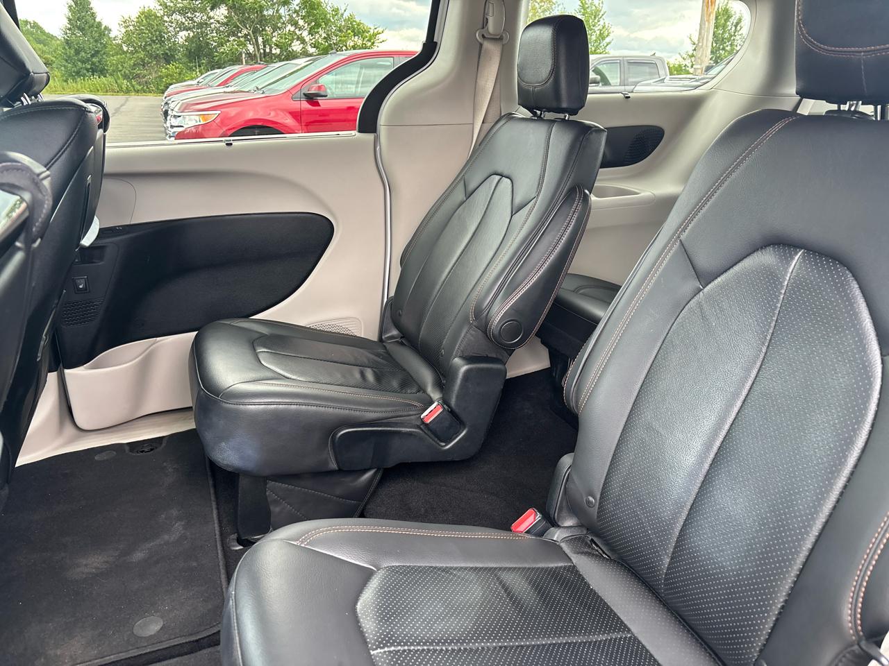 Chrysler Pacifica Touring-L Plus FWD 2017