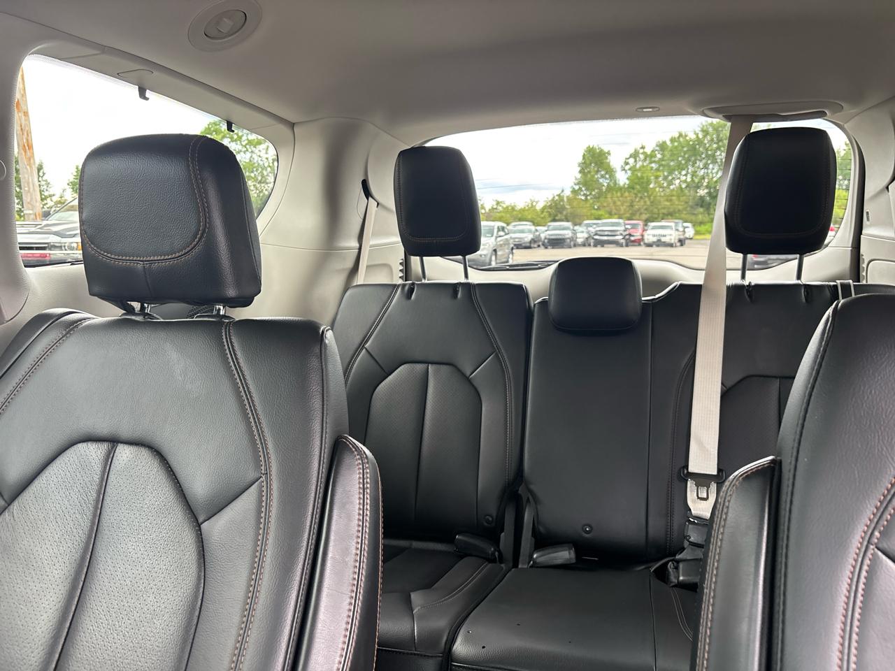 Chrysler Pacifica Touring-L Plus FWD 2017