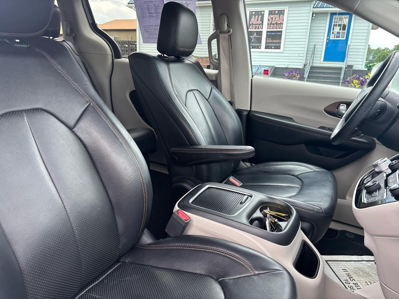 Chrysler Pacifica Touring-L Plus FWD 2017