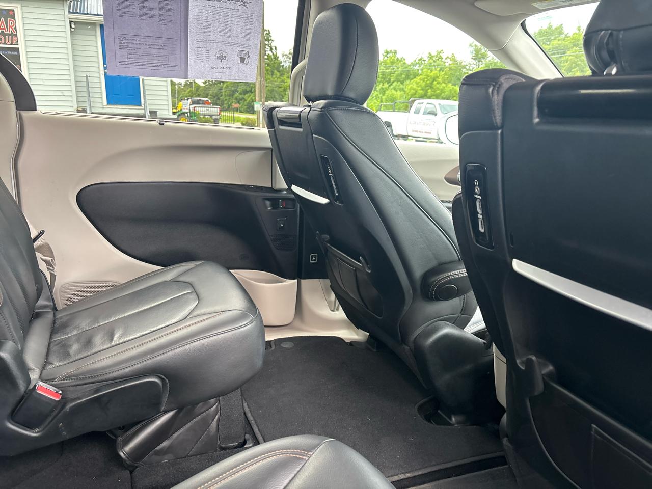 Chrysler Pacifica Touring-L Plus FWD 2017