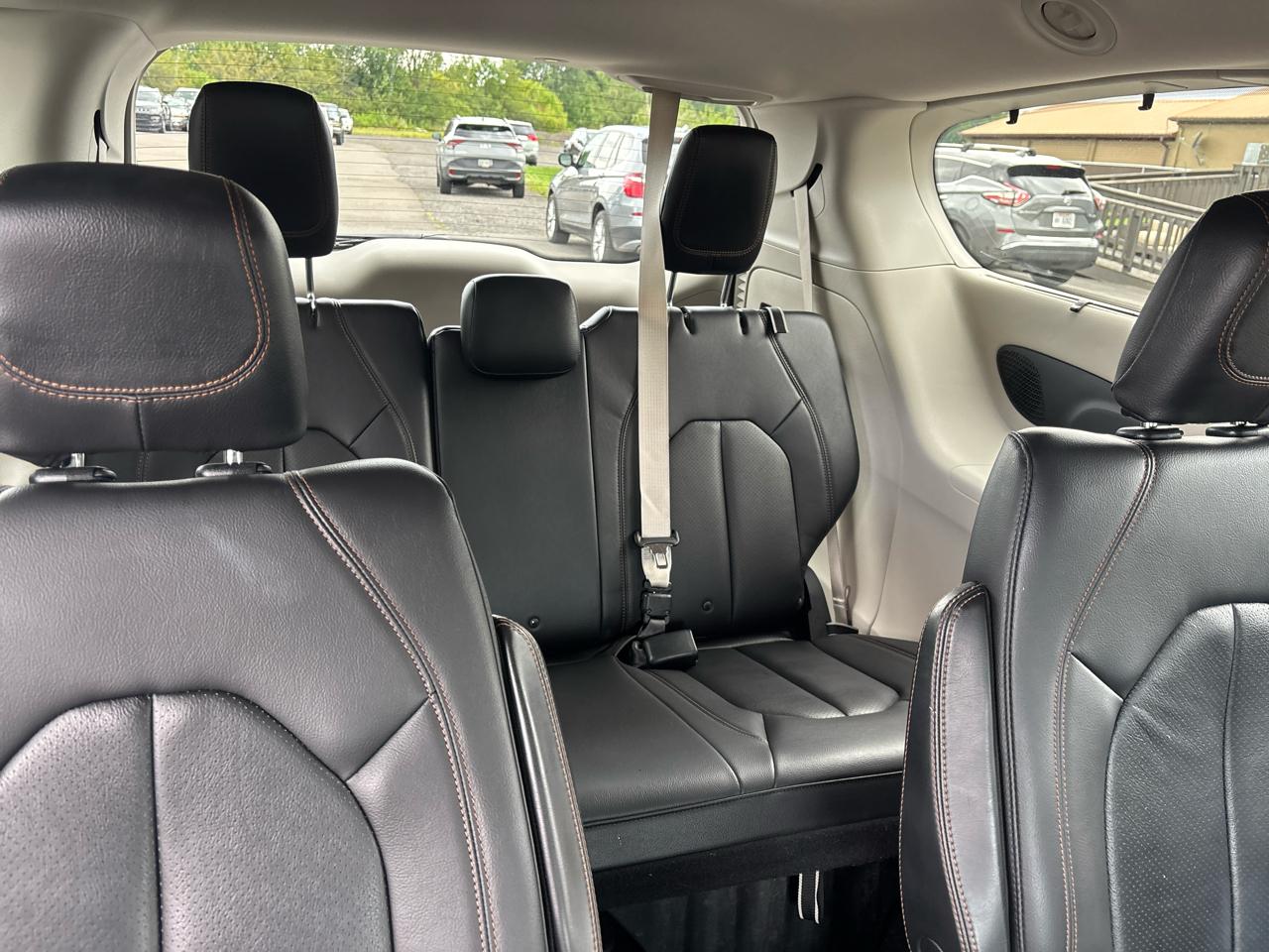 Chrysler Pacifica Touring-L Plus FWD 2017