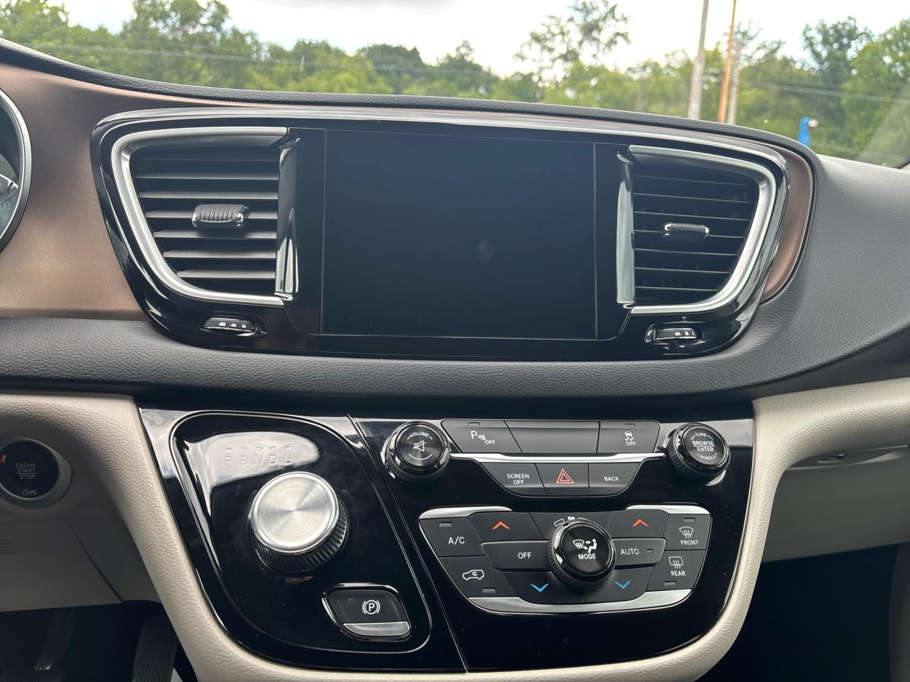 Chrysler Pacifica Touring-L Plus FWD 2017
