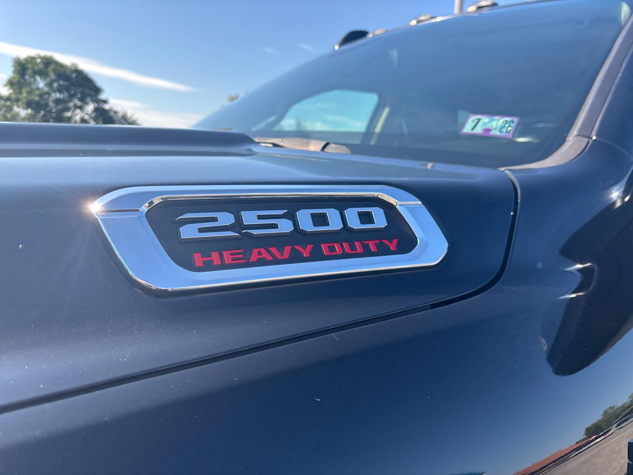 RAM 2500 Laramie 4x4 Crew Cab 6'4" Box 2019