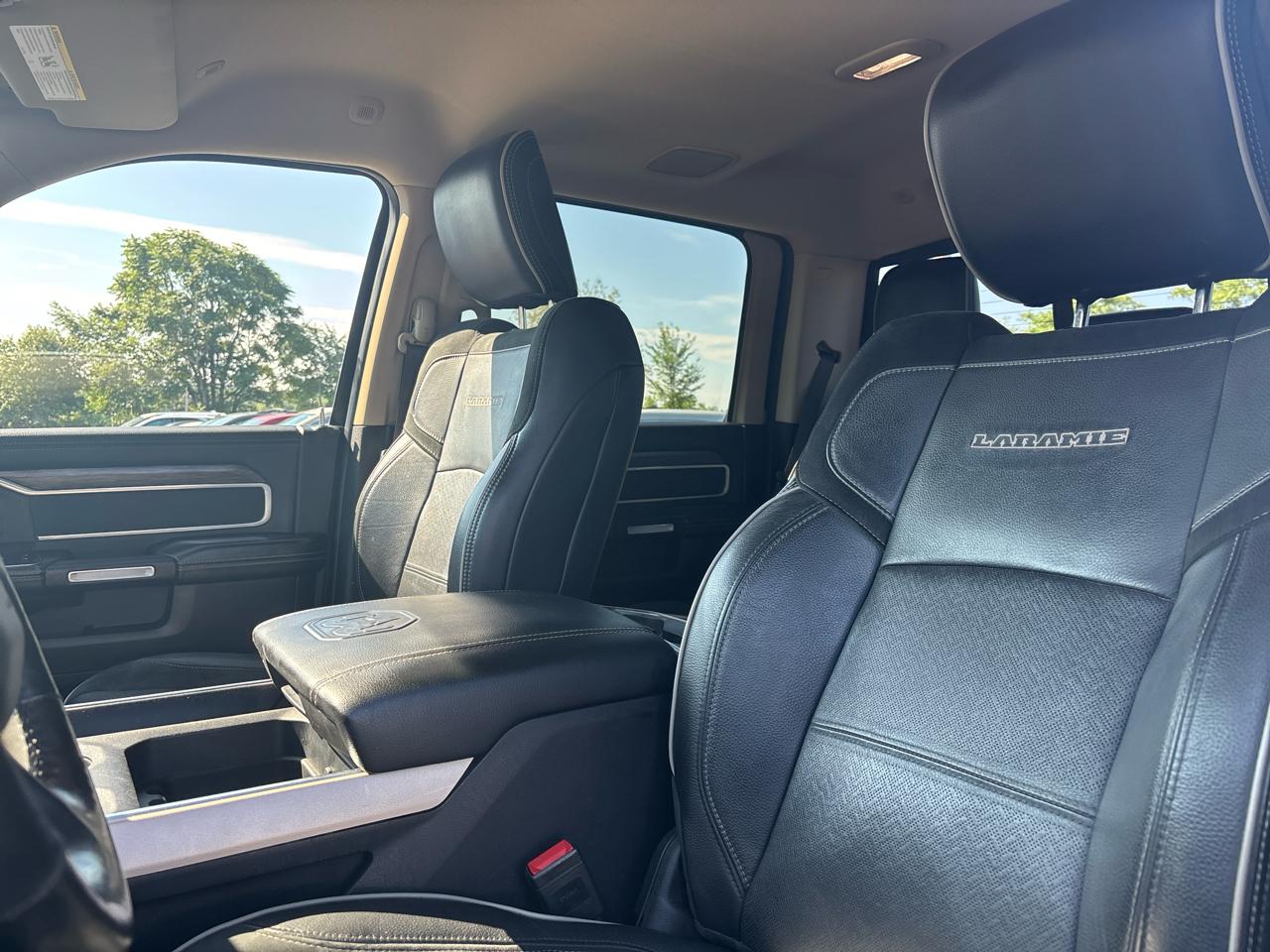 RAM 2500 Laramie 4x4 Crew Cab 6'4" Box 2019