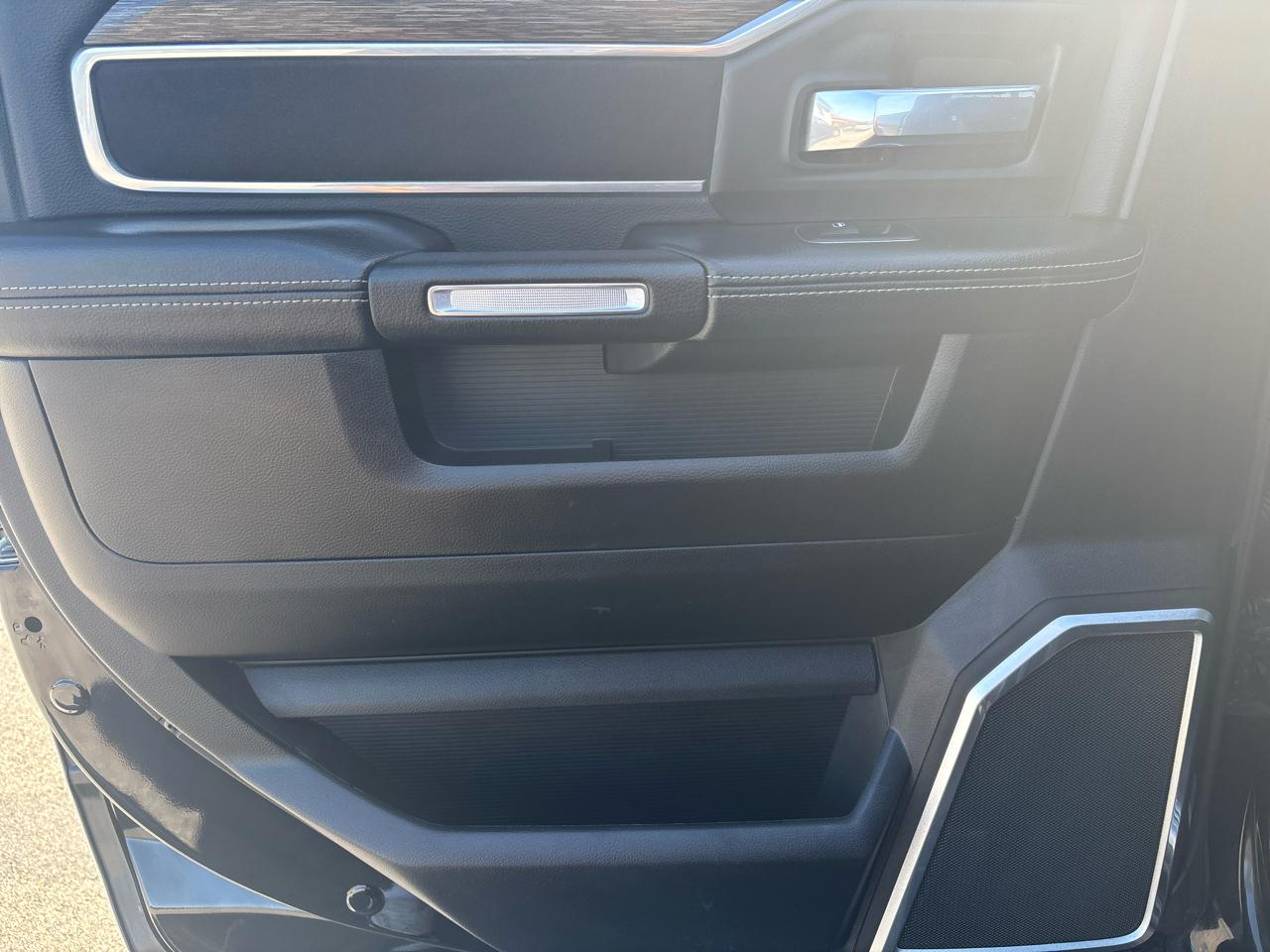 RAM 2500 Laramie 4x4 Crew Cab 6'4" Box 2019