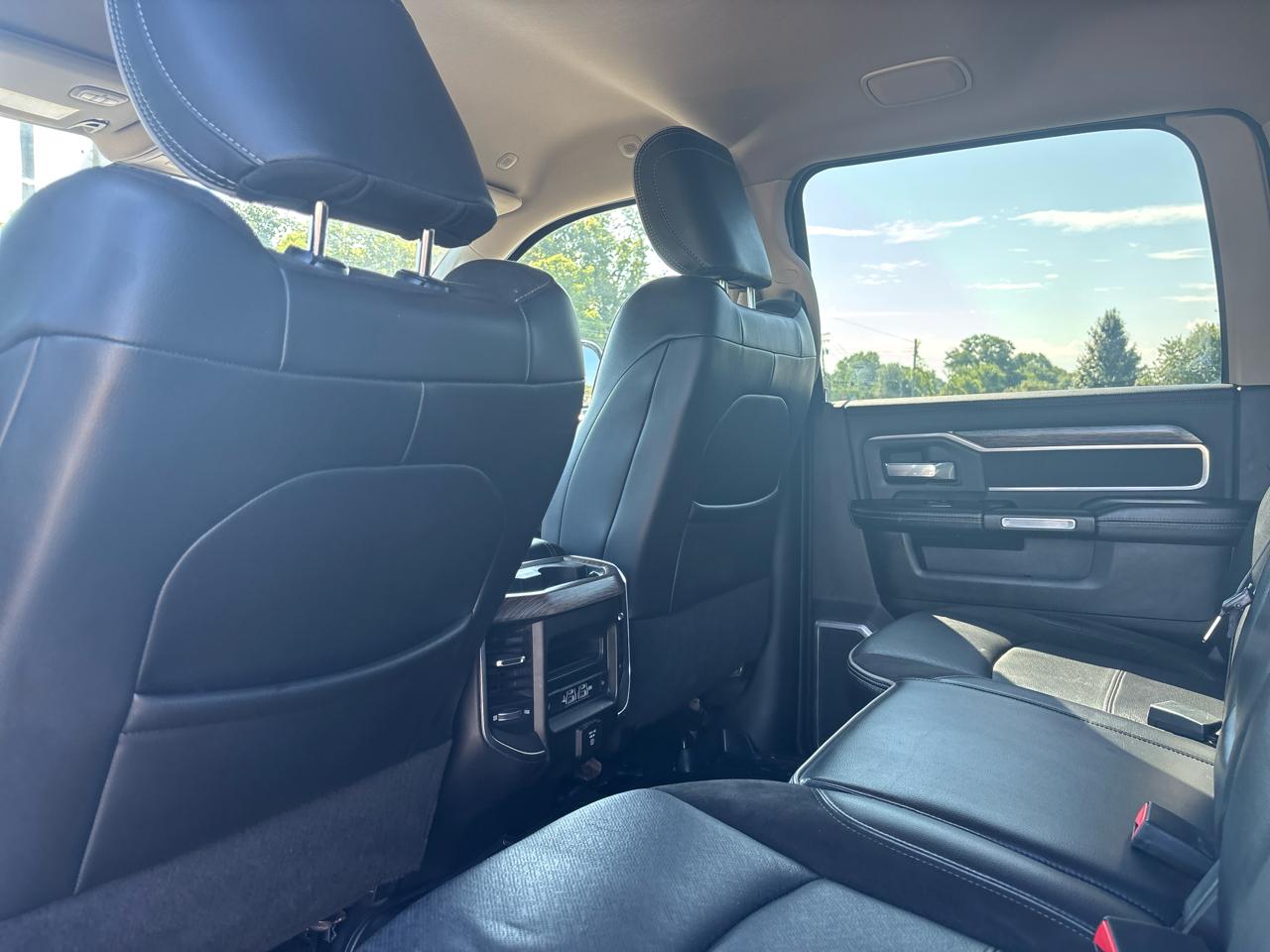 RAM 2500 Laramie 4x4 Crew Cab 6'4" Box 2019