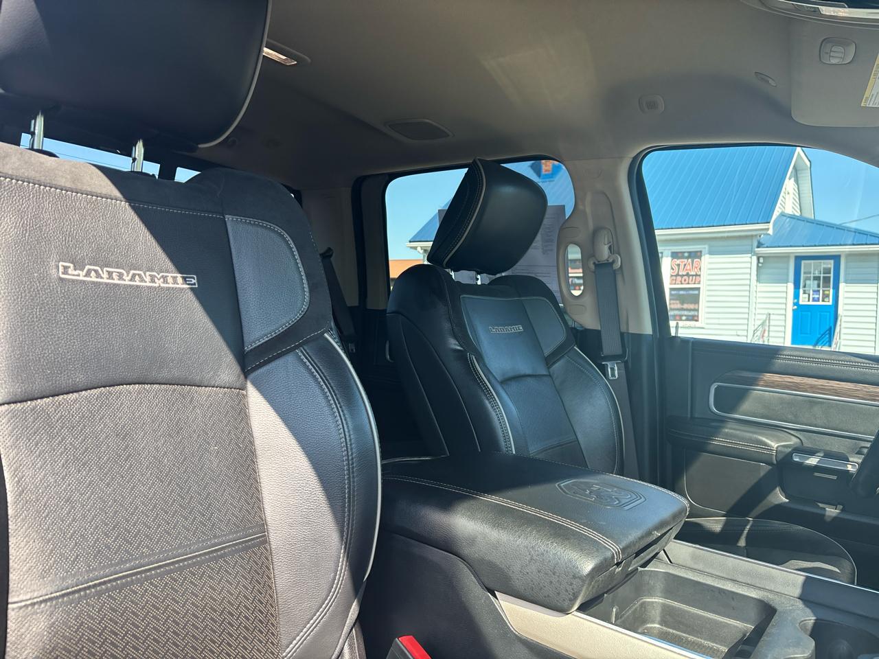 RAM 2500 Laramie 4x4 Crew Cab 6'4" Box 2019