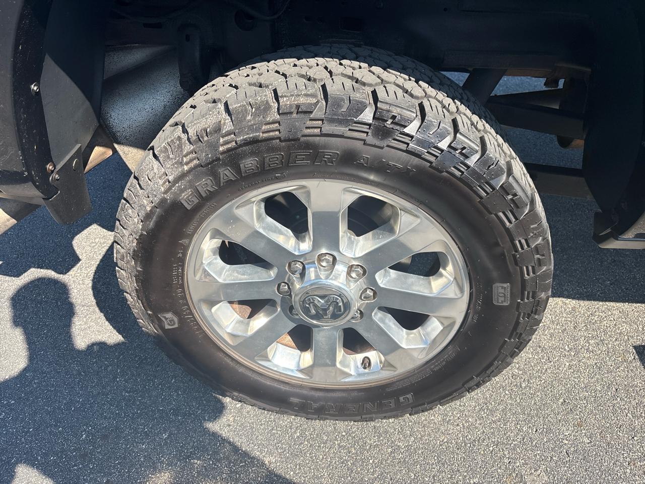 RAM 2500 Laramie 4x4 Crew Cab 6'4" Box 2019