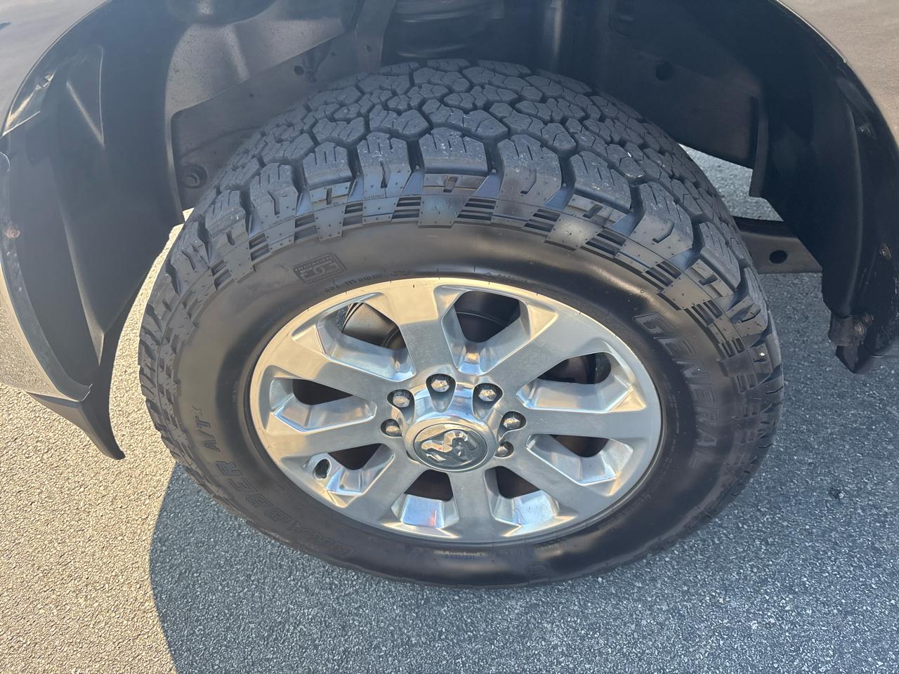 RAM 2500 Laramie 4x4 Crew Cab 6'4" Box 2019