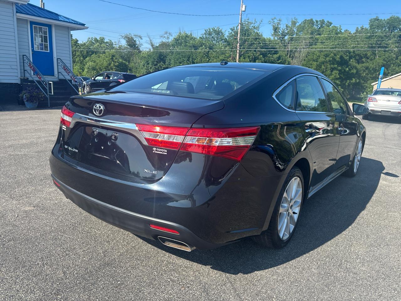 Toyota Avalon 4dr Sdn XLE Premium (Natl) 2013