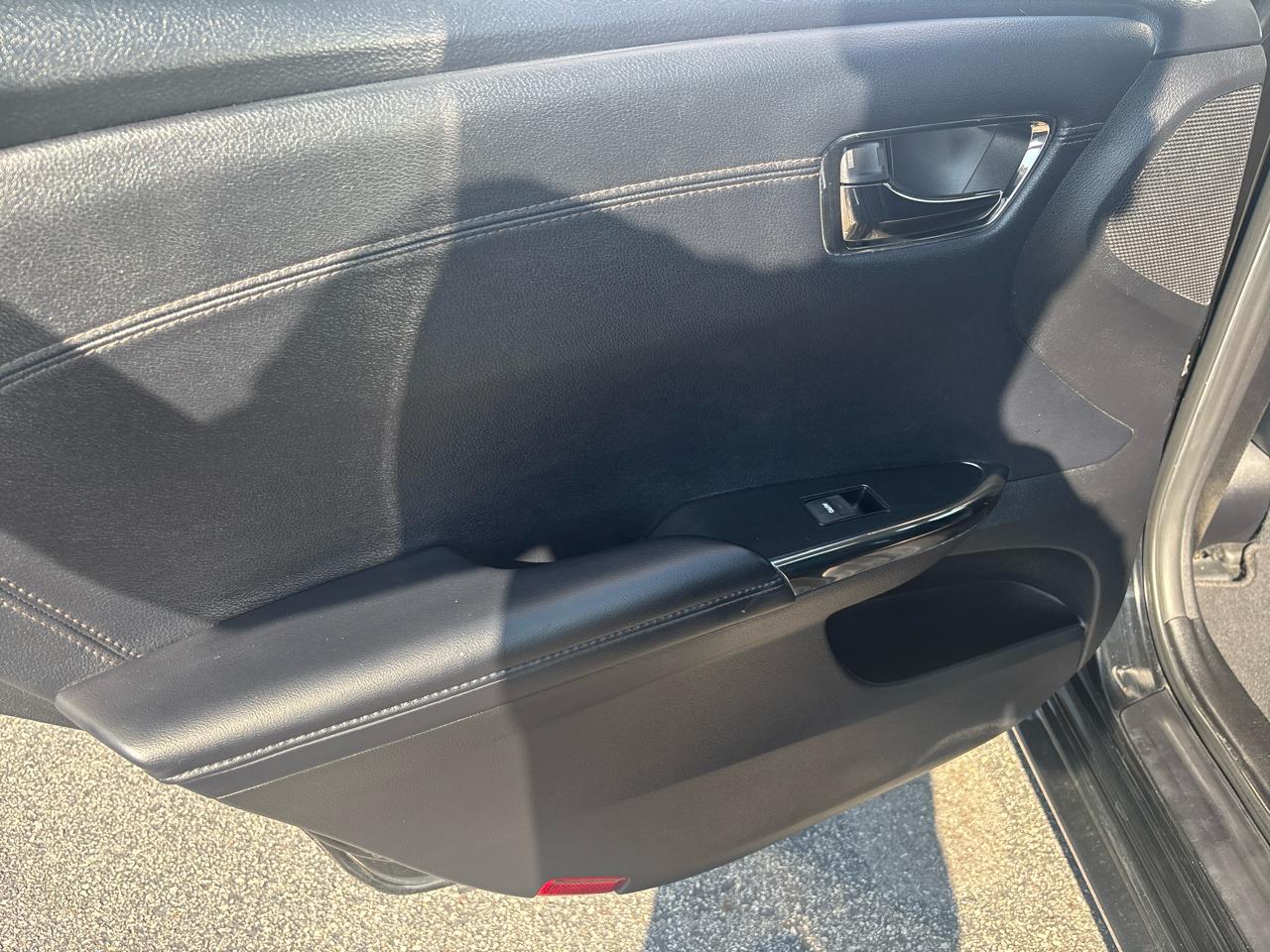 Toyota Avalon 4dr Sdn XLE Premium (Natl) 2013