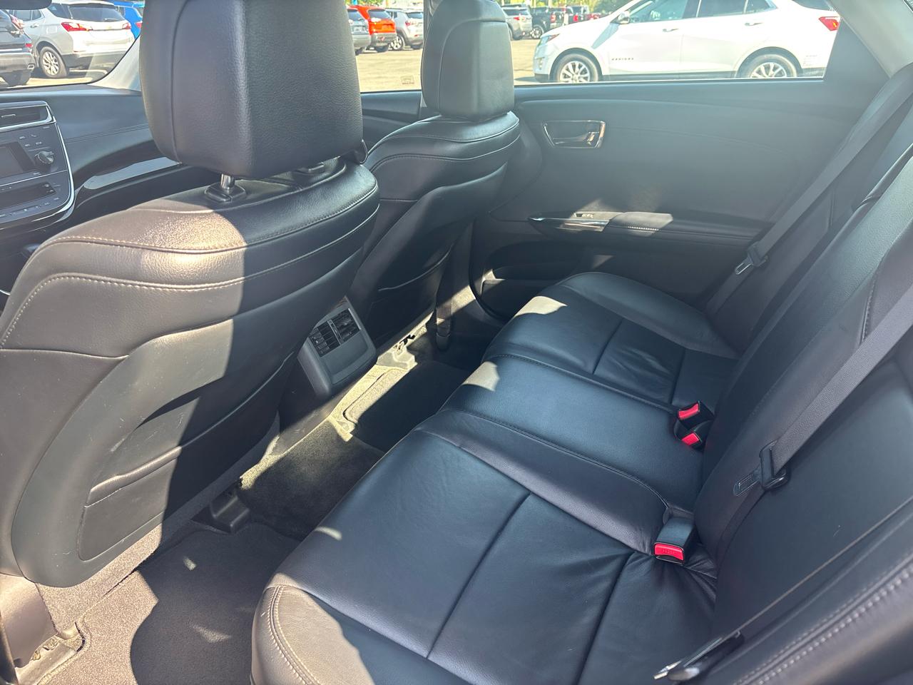 Toyota Avalon 4dr Sdn XLE Premium (Natl) 2013