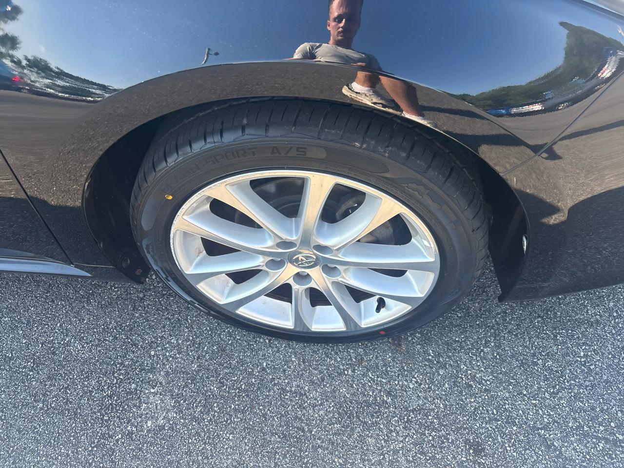 Toyota Avalon 4dr Sdn XLE Premium (Natl) 2013
