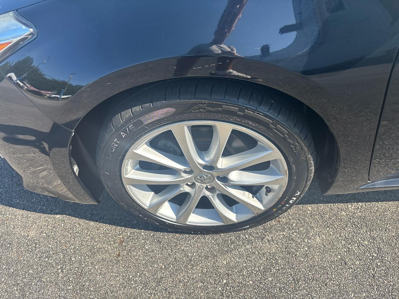 Toyota Avalon 4dr Sdn XLE Premium (Natl) 2013