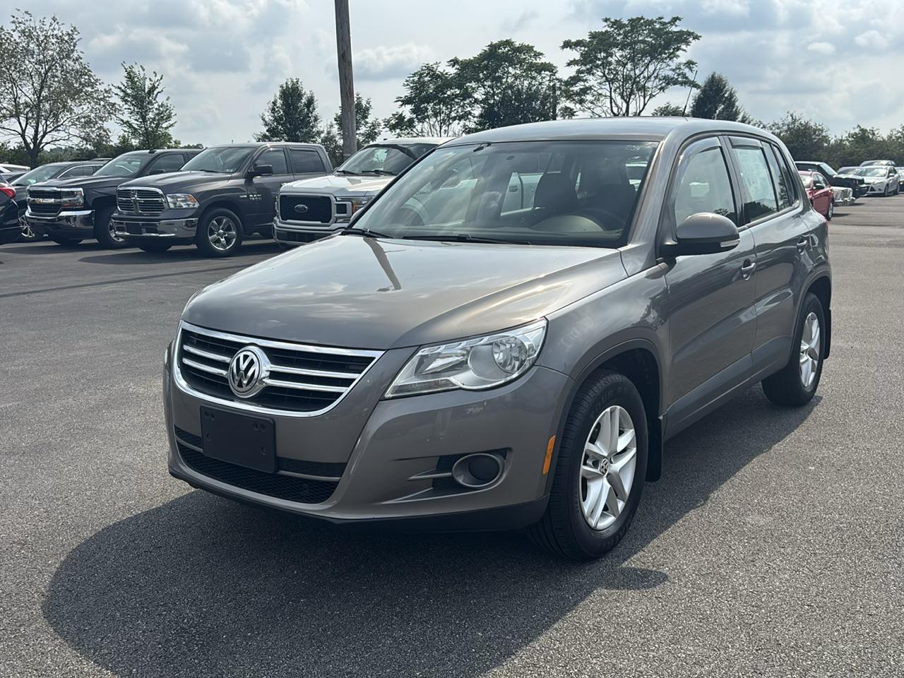 Volkswagen Tiguan 4WD 4dr S 4Motion 2011