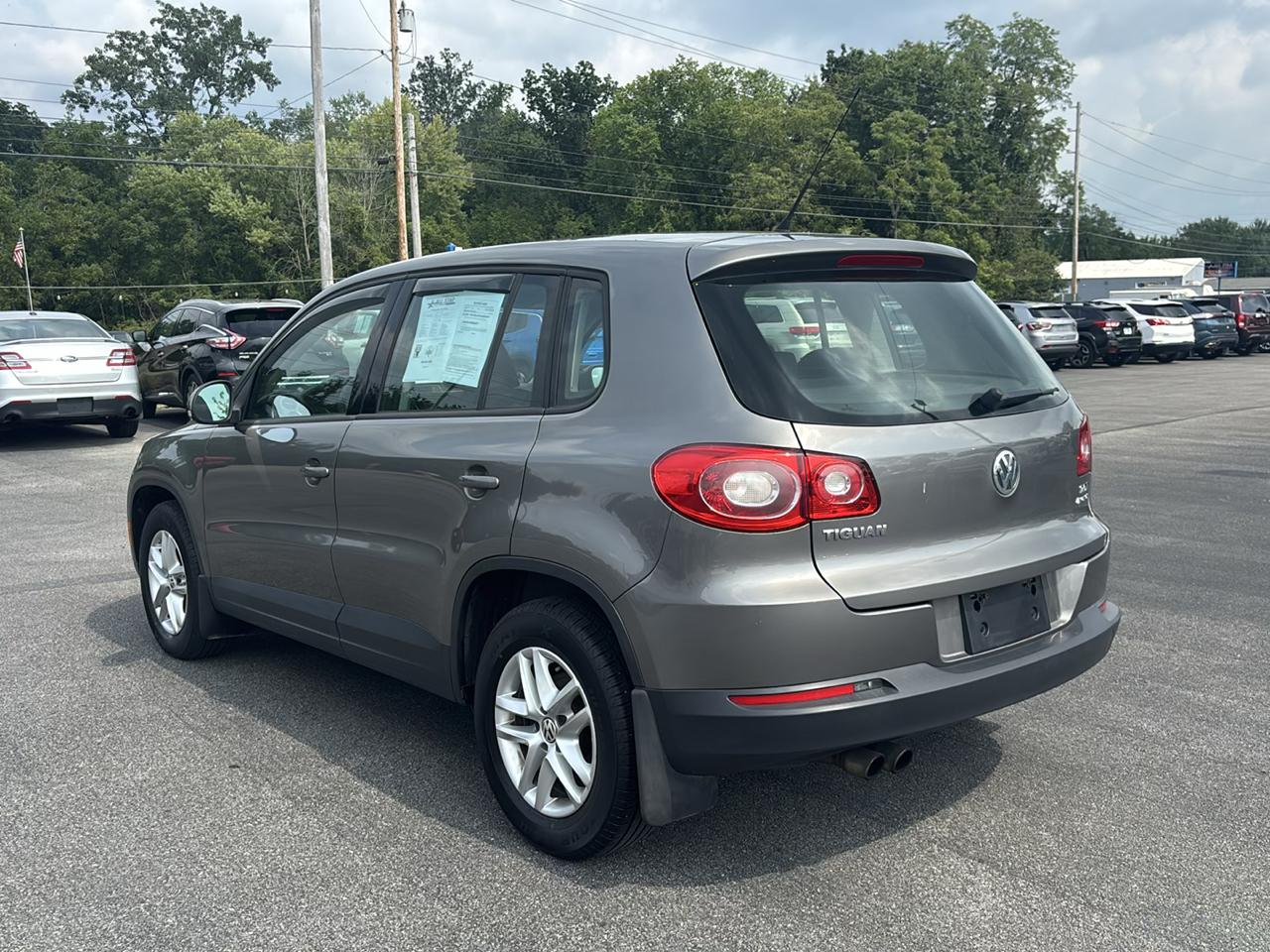 Volkswagen Tiguan 4WD 4dr S 4Motion 2011