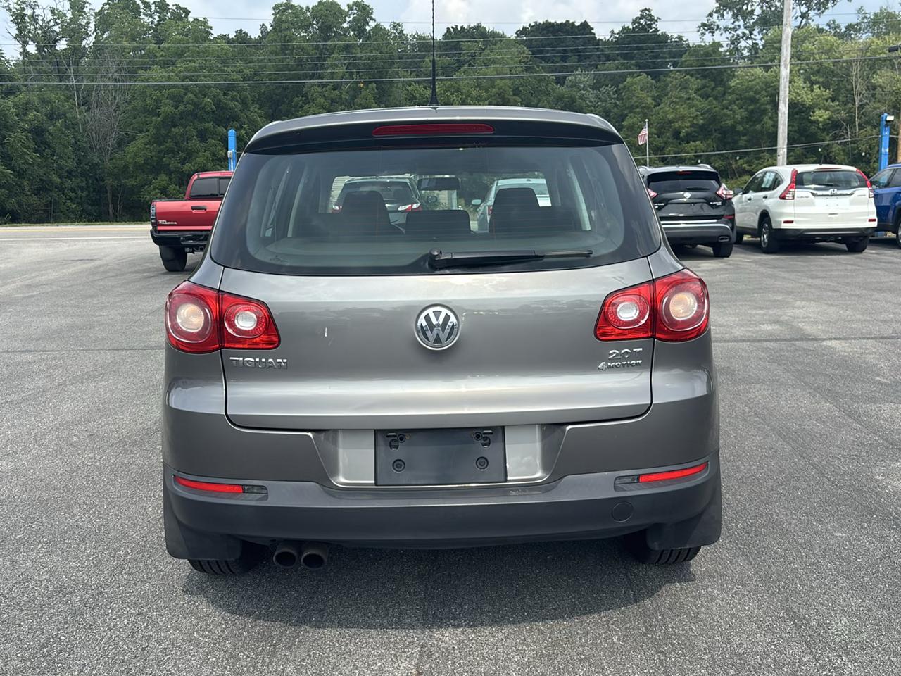 Volkswagen Tiguan 4WD 4dr S 4Motion 2011