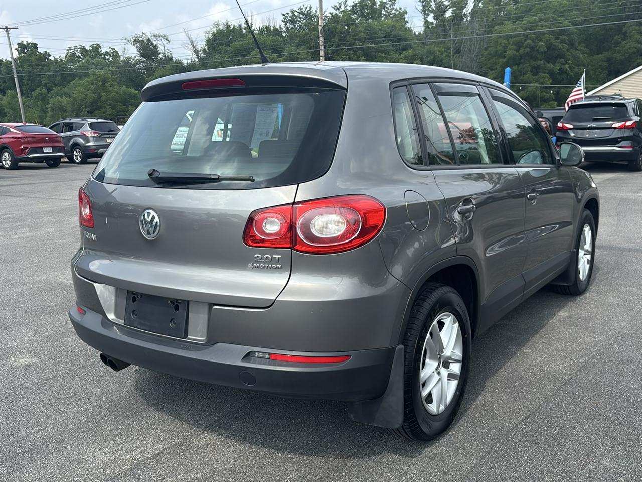 Volkswagen Tiguan 4WD 4dr S 4Motion 2011