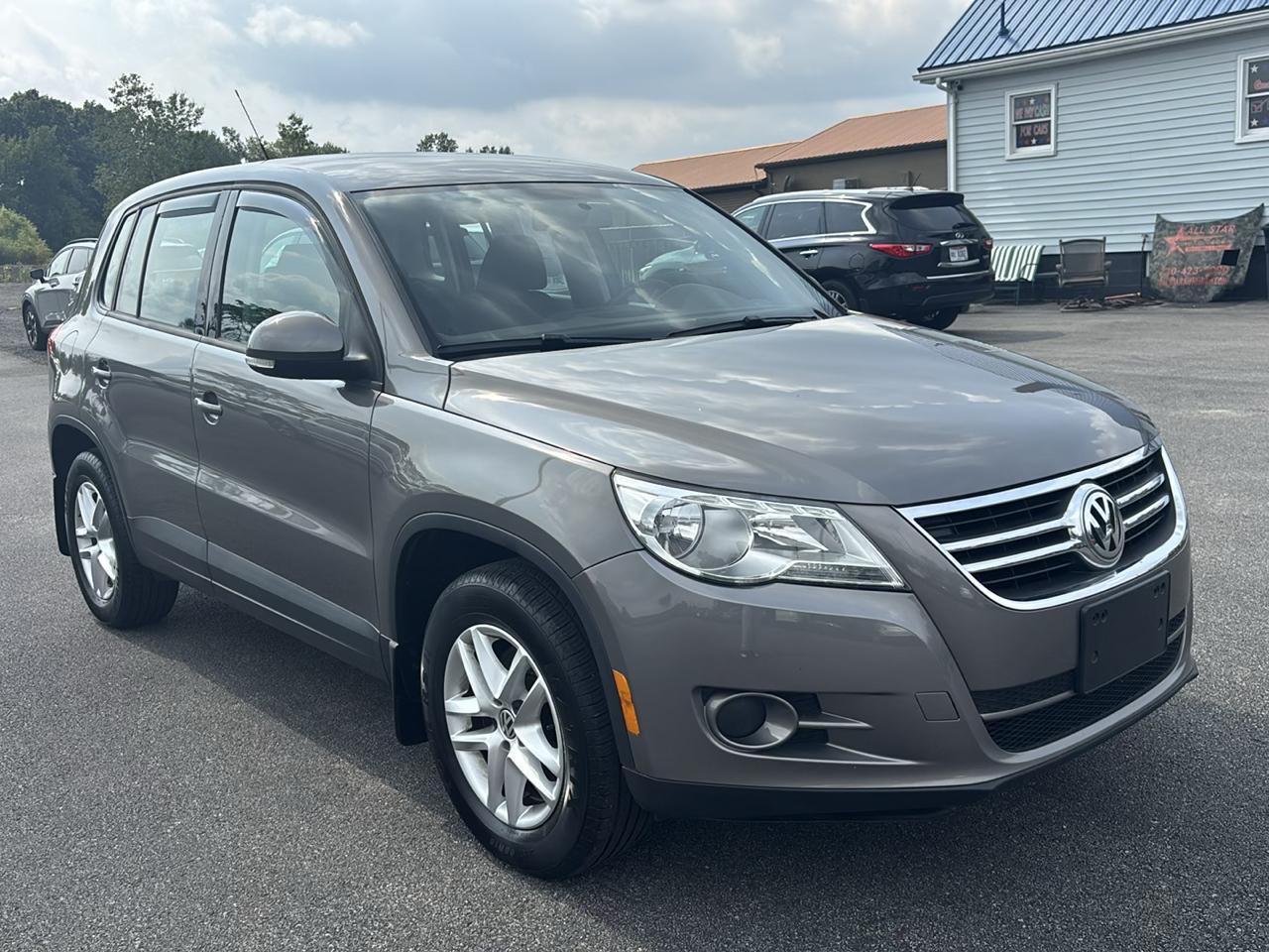 Volkswagen Tiguan 4WD 4dr S 4Motion 2011