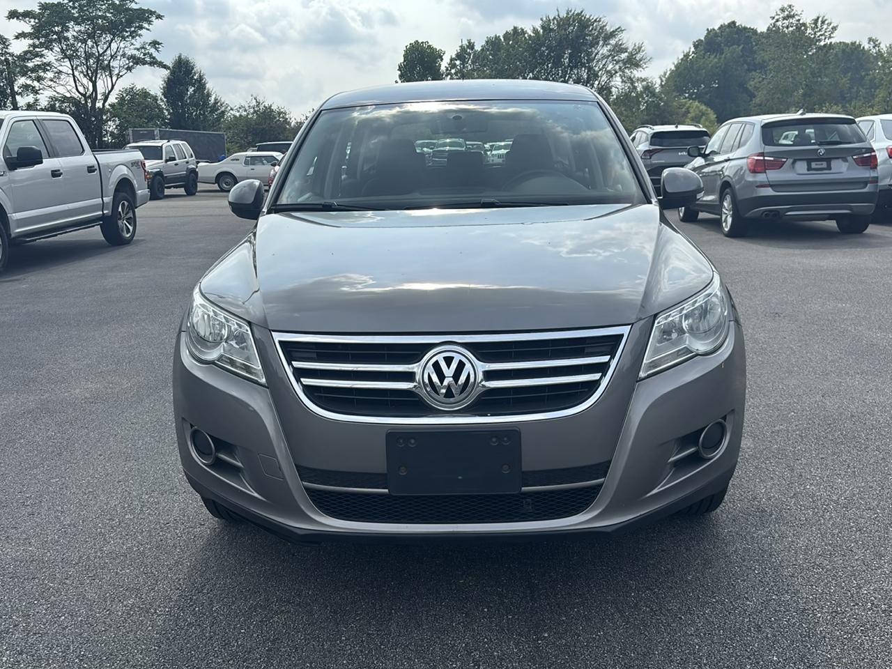 Volkswagen Tiguan 4WD 4dr S 4Motion 2011