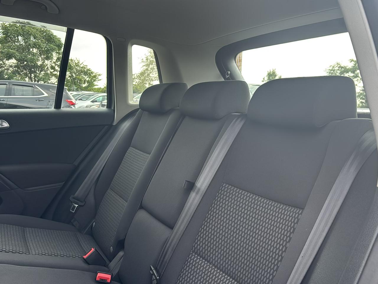 Volkswagen Tiguan 4WD 4dr S 4Motion 2011