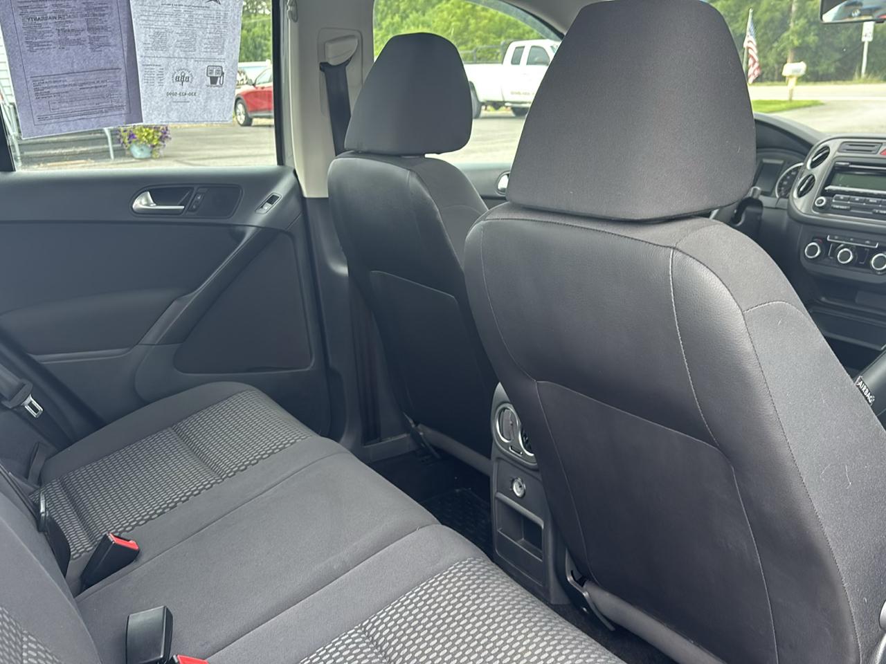 Volkswagen Tiguan 4WD 4dr S 4Motion 2011