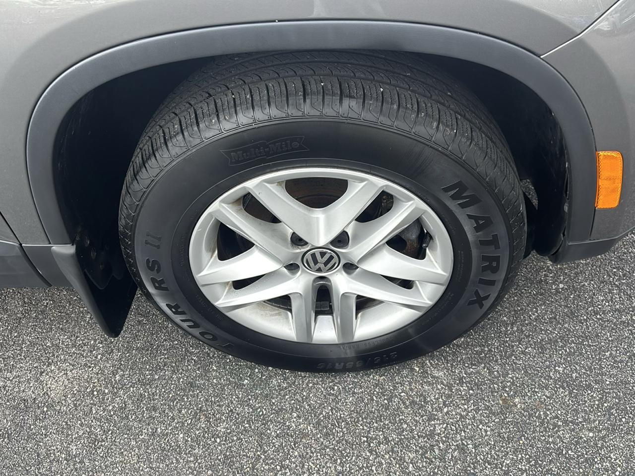Volkswagen Tiguan 4WD 4dr S 4Motion 2011