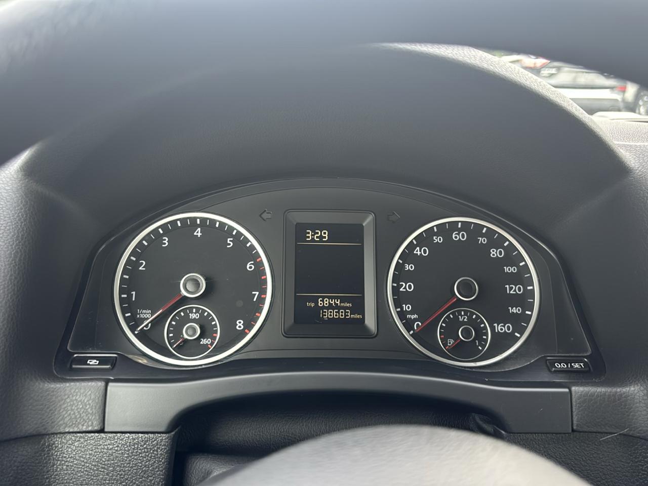 Volkswagen Tiguan 4WD 4dr S 4Motion 2011