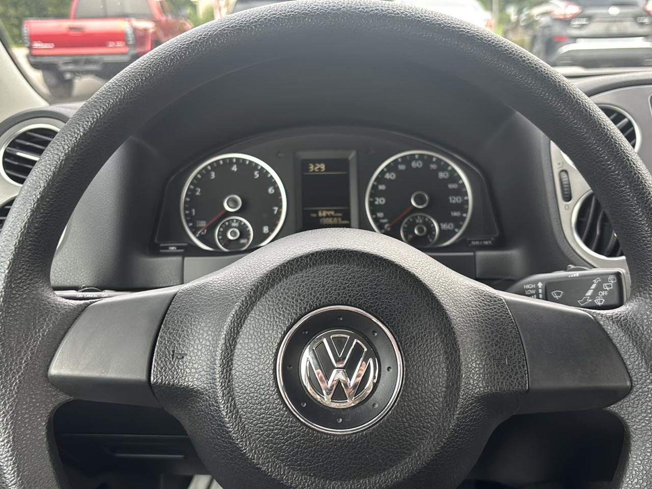 Volkswagen Tiguan 4WD 4dr S 4Motion 2011