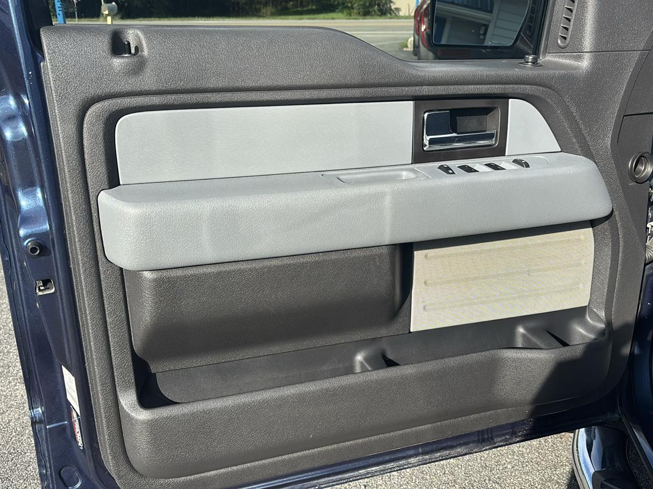 Ford F-150 4WD SuperCab 145" XL 2014